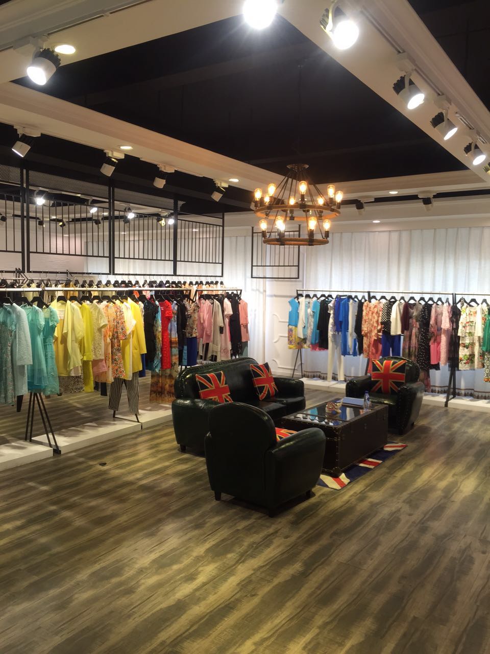 杭州欧货YY品牌女装折扣份货批发高端精品服装批发 杭州欧货YY品牌女装折扣份货批发高端精品服装批发